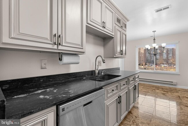 Building Photo - 15316 Pine Orchard Dr