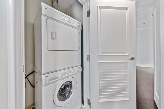 Building Photo - 690 Market St