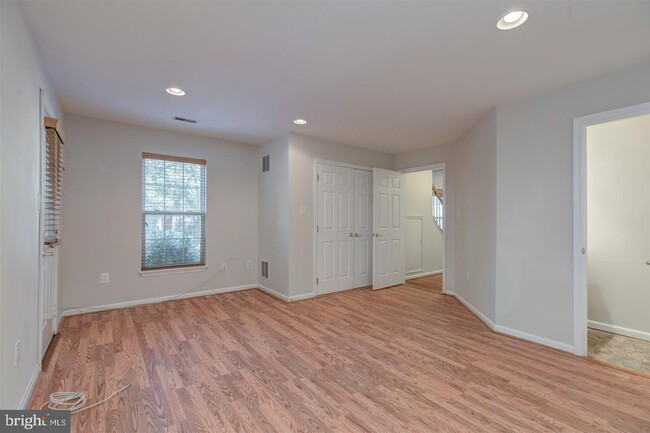 Building Photo - 6948 Banchory Ct