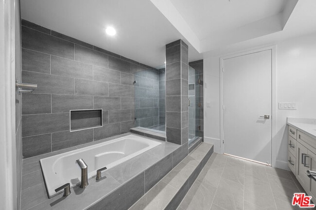 Building Photo - 235 S Tower Dr