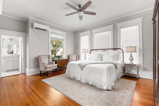 Building Photo - 201 Ramona St