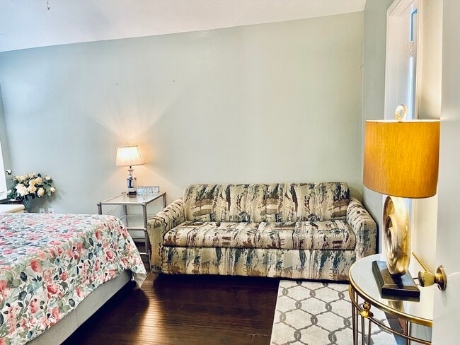 Building Photo - 118 Willoughby Ct