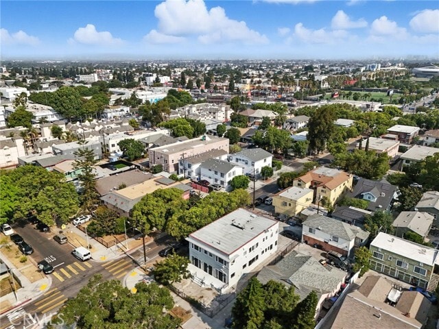 Building Photo - 875 W 41st Dr