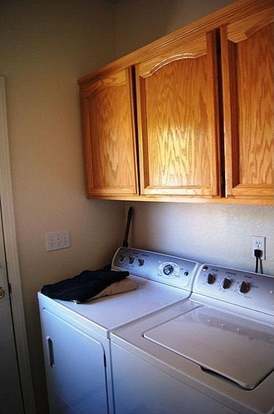 Building Photo - 1205 Albrighton Dr