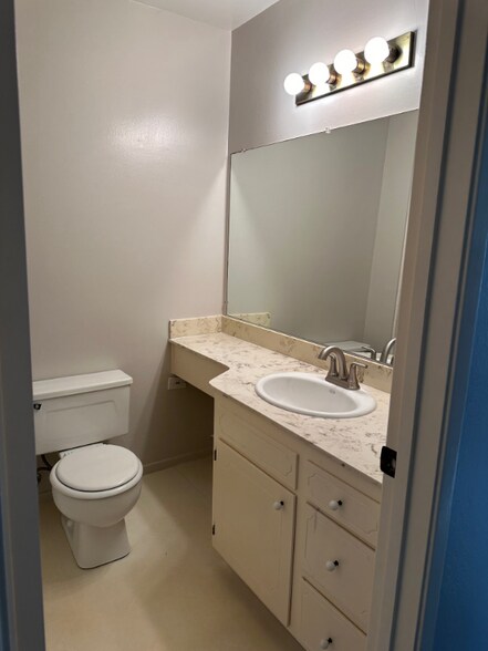 Building Photo - 4446 Moffitt Dr