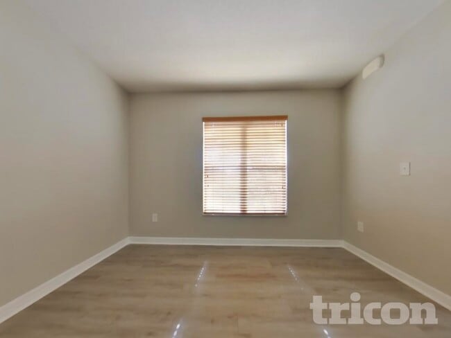 Building Photo - 321 Black Springs Ln