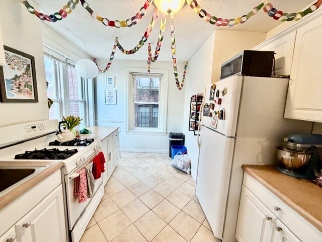 Building Photo - 11 Foster St