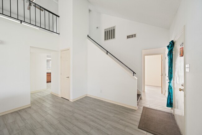 Building Photo - 1823 Mandrill Ln