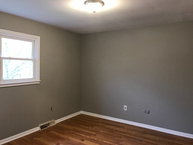 Building Photo - Simpsonville  3 Bedroom, 1.5 Bath Home Nea...