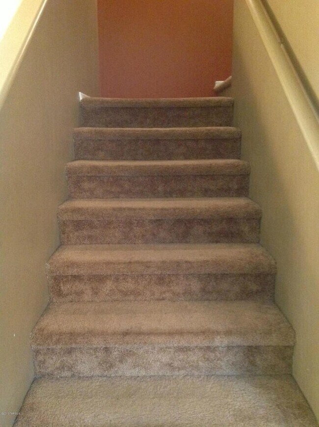 Building Photo - Spacious Rita Ranch Home with Modern Comforts & Community Perks!