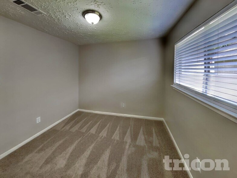 Building Photo - 20211 Cottonglade Ln