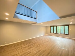 Building Photo - 10 Freeman Ct