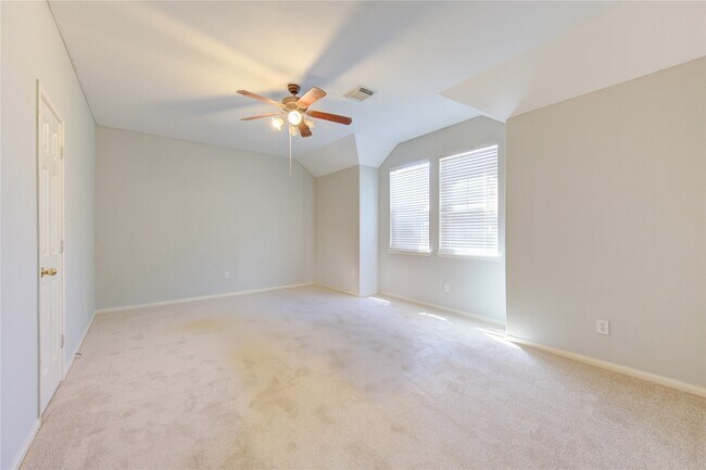 Building Photo - 2921 Indigo Dr