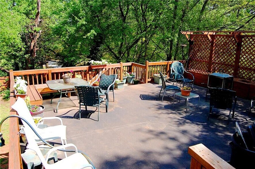 Building Photo - 1228 Grant St SE