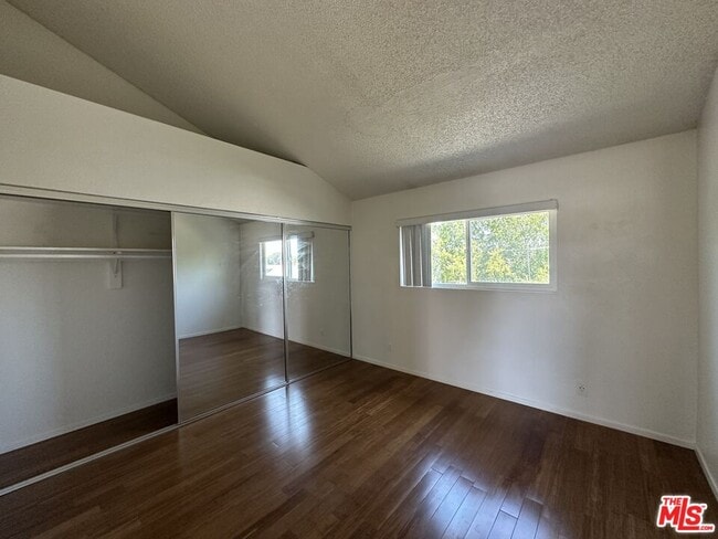 Building Photo - 1108 Termino Ave