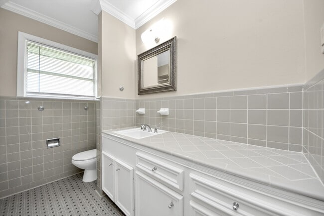 Building Photo - 4422 Nenana Dr