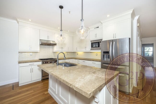 Building Photo - Noe Valley - 4 BR, 3 BA Condo 2,326 Sq. Ft. - 3D Virtual Tour, Roof Deck, Parking and Storage