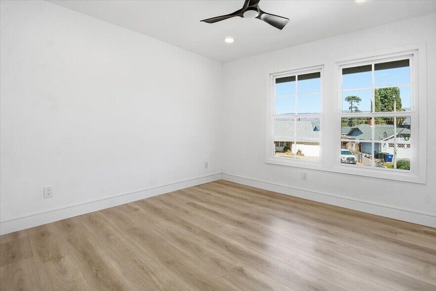 Building Photo - 1410 Pleasantview Dr