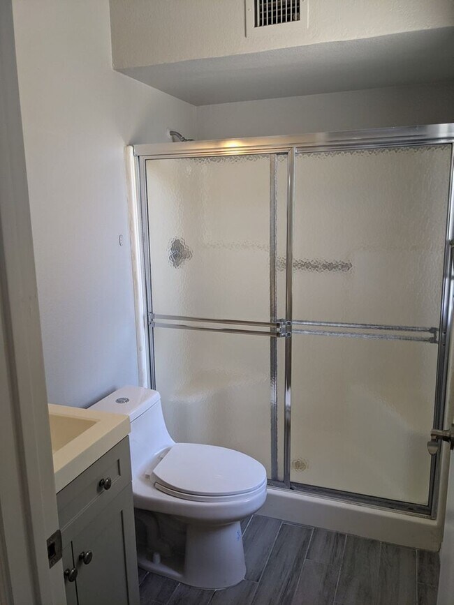 Building Photo - 7231 W Sierra St