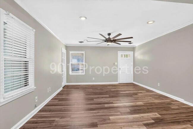 Building Photo - 4694 Flamingo Rd