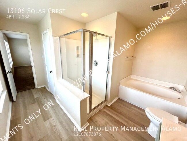 Building Photo - **MOVE IN SPECIAL** 4 Bedroom 2.5 Bath Hom...