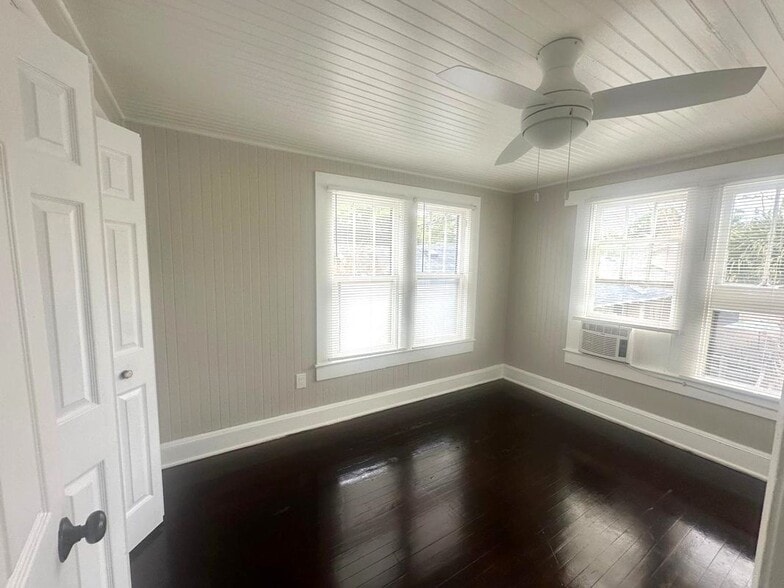 Building Photo - 136 N 15th St