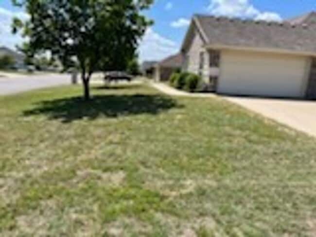 Building Photo - PRICE Improvement!! Beautiful 4 bed 2 bath home ready now!!
