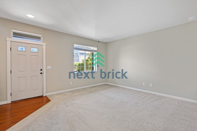Building Photo - "Charming 3-Bed Oasis with 2.5 Baths in Prime Renton Location - Spacious layout!"
