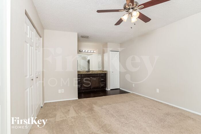 Building Photo - 3338 Fox Ridge Dr