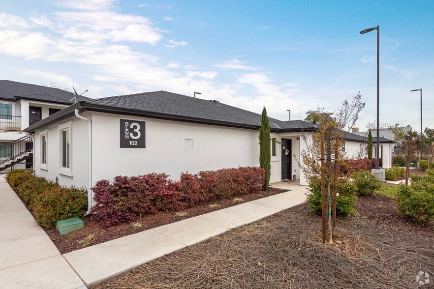 Primary Photo - B Street Apartments