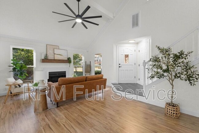 Building Photo - 4745 Aaron Dr