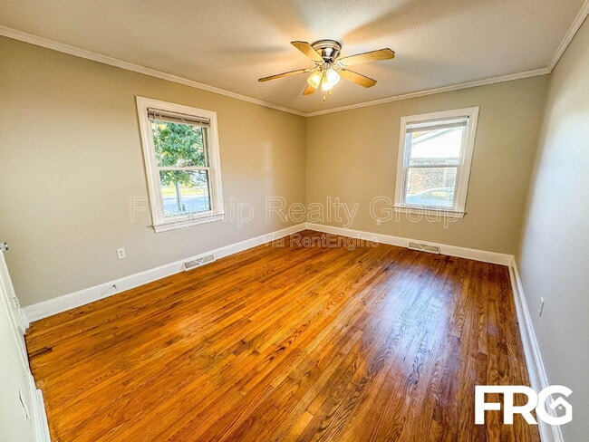 Building Photo - 113 Belmont Dr