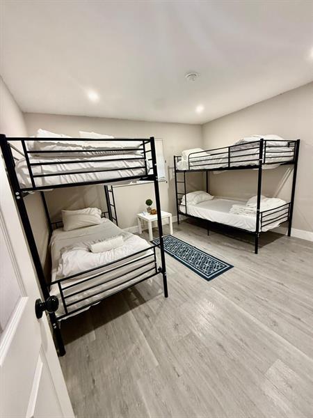 Building Photo - 827 SW 29th St