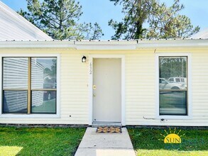 Building Photo - Beautiful 2 Bedroom Home in Fort Walton Beach!