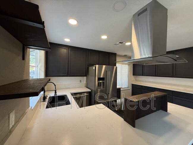 Building Photo - 8670 Sumerlin Ct