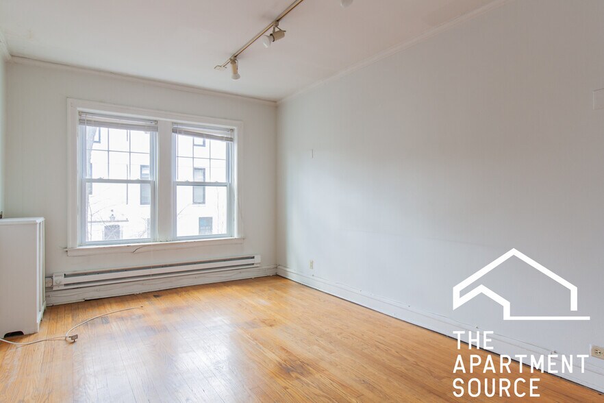 Building Photo - 2151 N Fremont St