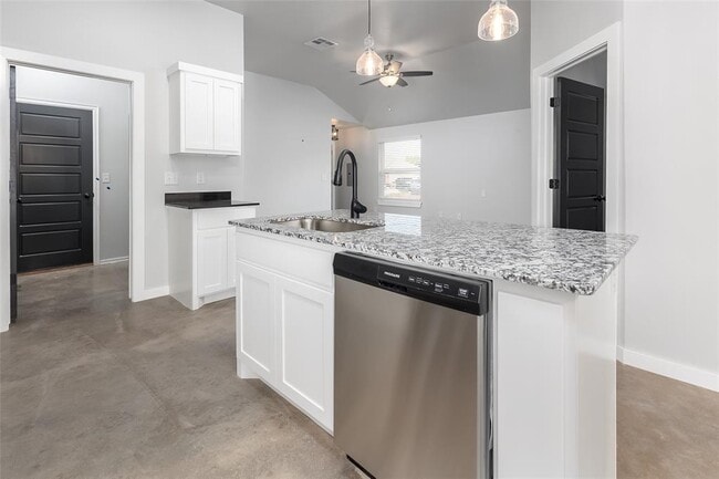 Building Photo - 13324 Springcreek Dr