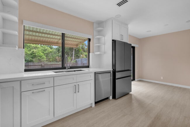 Building Photo - 3020 N 34th St