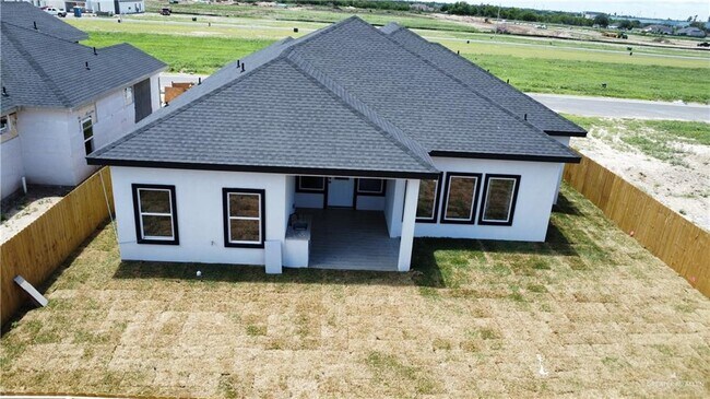 Building Photo - 32 Durango Dr
