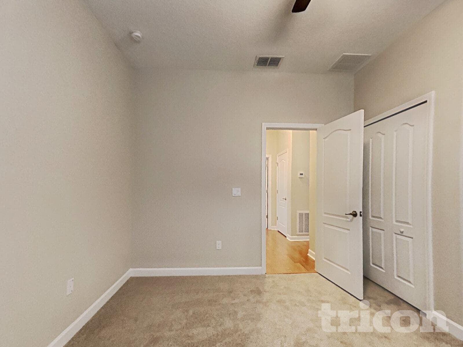 Building Photo - 13811 Newport Shores Dr