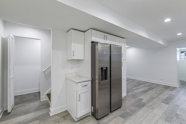 Building Photo - 2316 W Augusta Blvd