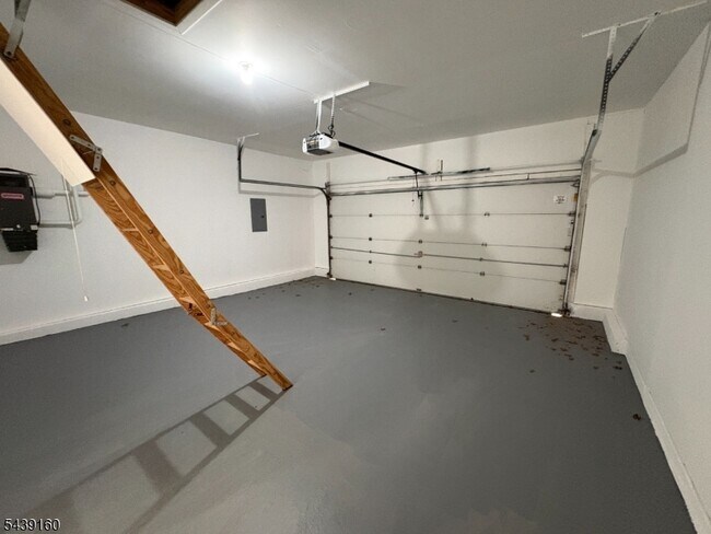 Building Photo - 37 Stafford Ln