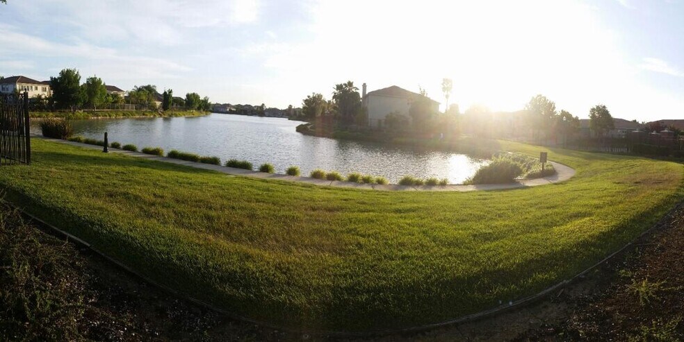 Building Photo - 4800 Westlake Pky