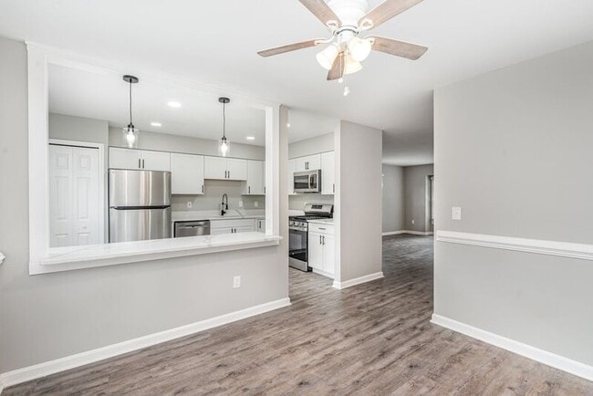 Building Photo - 10701 Houck Dr