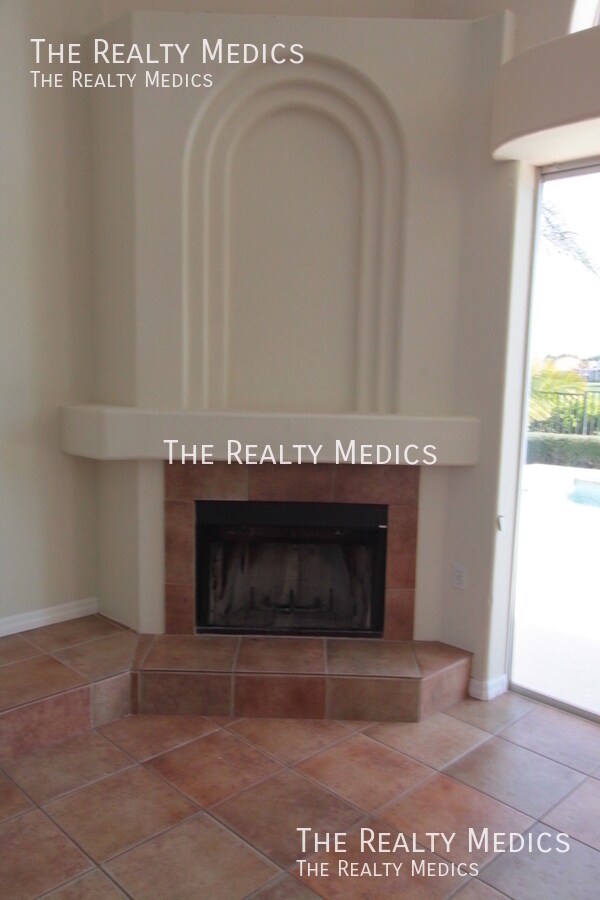 Building Photo - 2521 Roat Dr