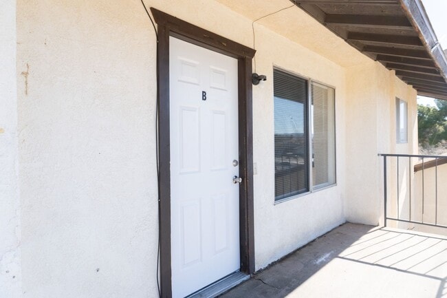 Building Photo - 825 Capehart Ct