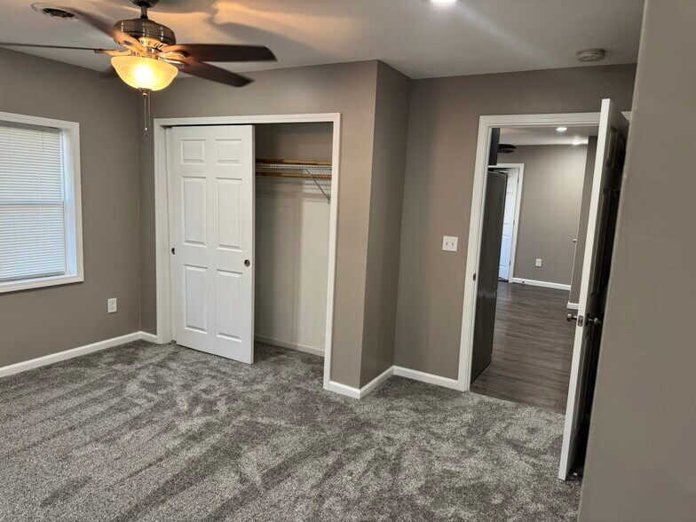 Building Photo - 1311 Devils Glen Rd