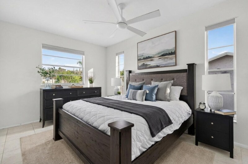 Building Photo - 8195 Coachlight Cir