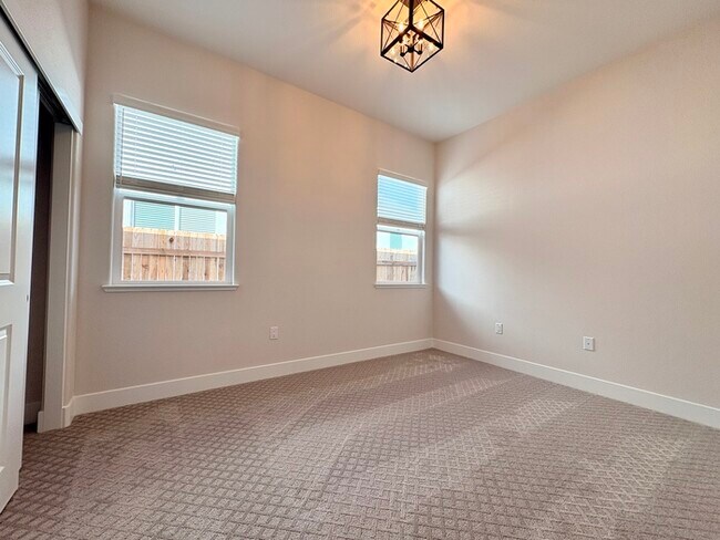 Building Photo - Beautiful 3 Bedroom NEW JMC home for rent in West Roseville!