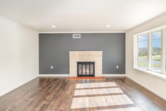 Building Photo - 411 Wagner Dr